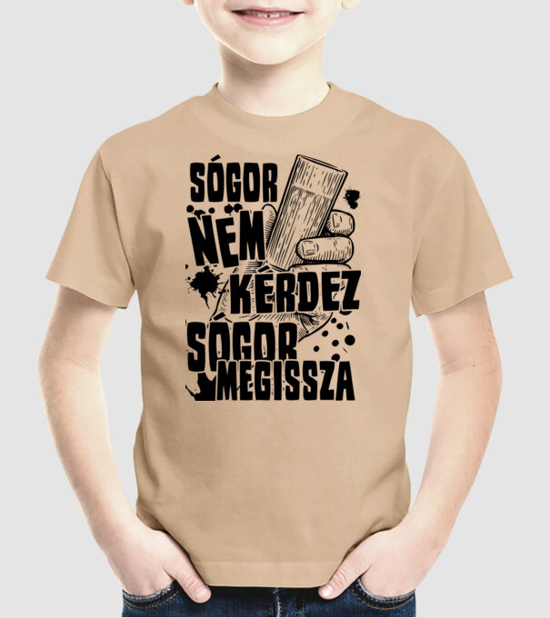  minta homokszín pólón