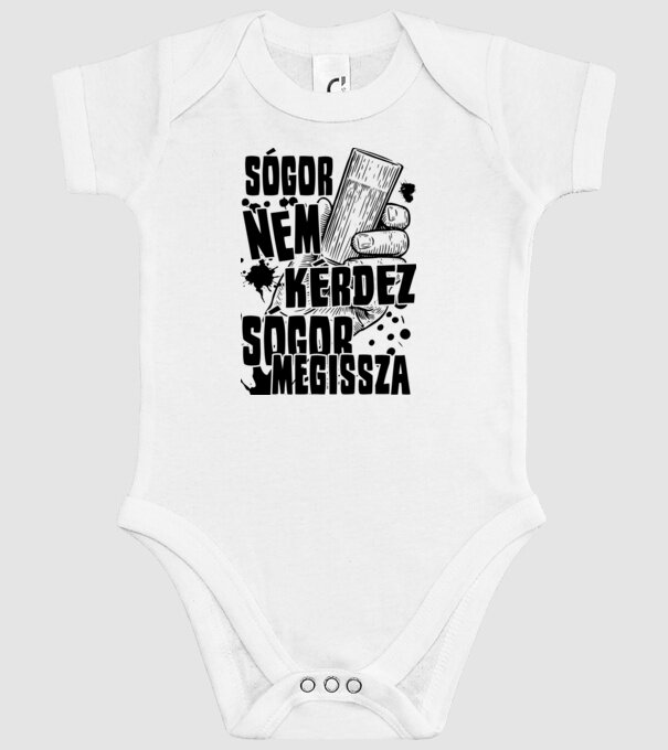  minta fehér pólón