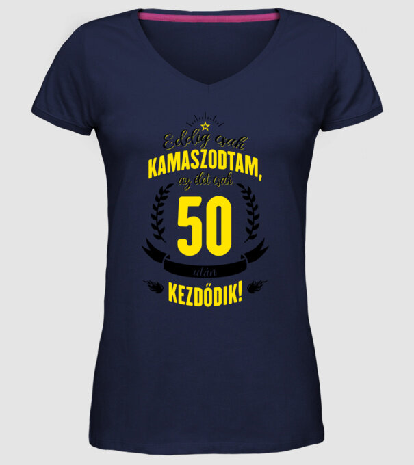  minta sötétkék pólón