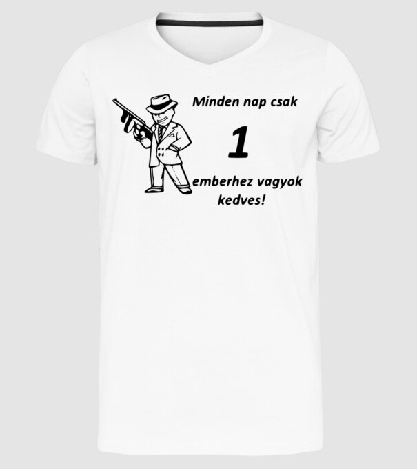  minta fehér pólón