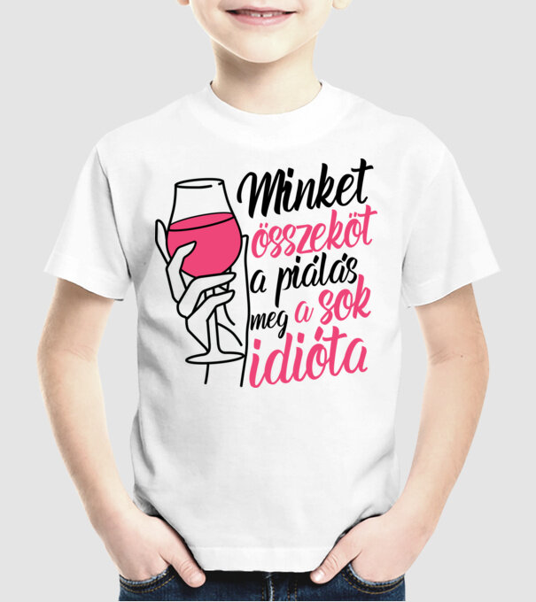  minta fehér pólón