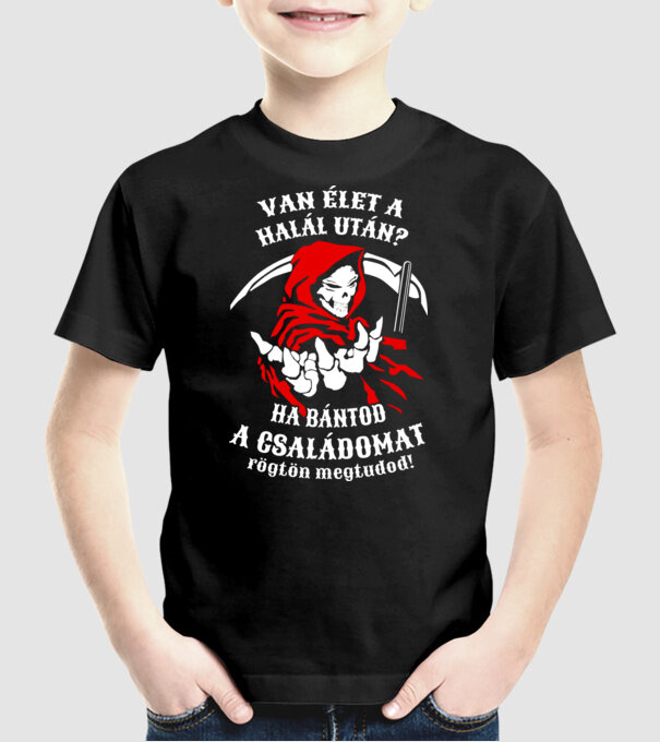  minta fekete pólón