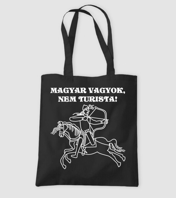  minta fekete pólón