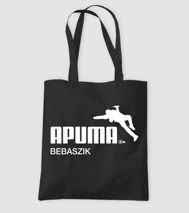  minta fekete pólón